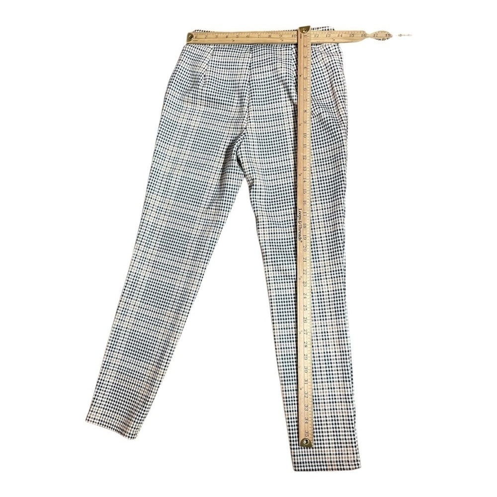 Tommy Hilfiger Plaid pull on skinny leg Trousers in Black, White, and Tan - Picture 3 of 9